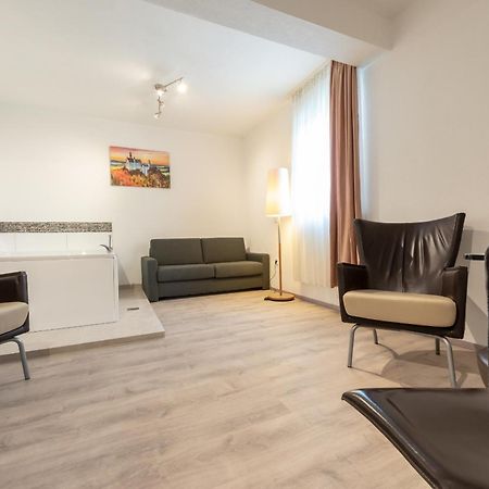 Hotel In Laisen Reutlingen Room photo